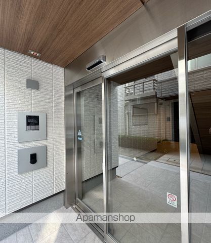 NT MAISON IIIの玄関写真