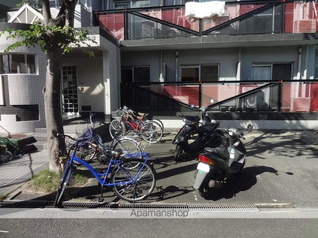 エム・ケイ3枚方公園の玄関写真