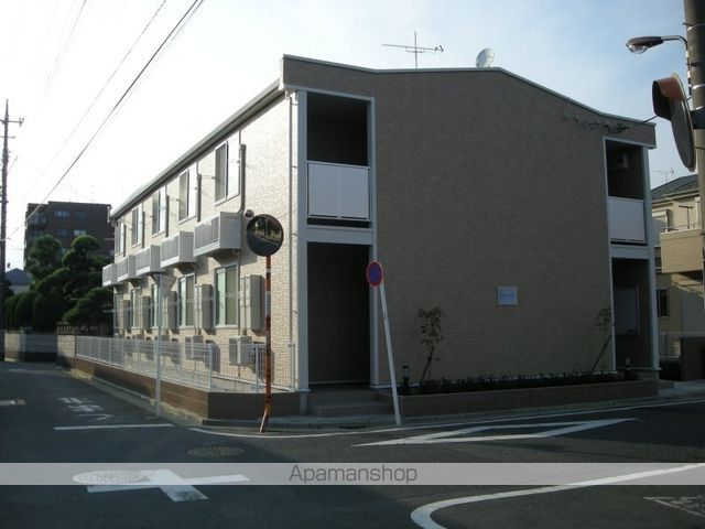 レオパレスパインツリーはうすの外観写真