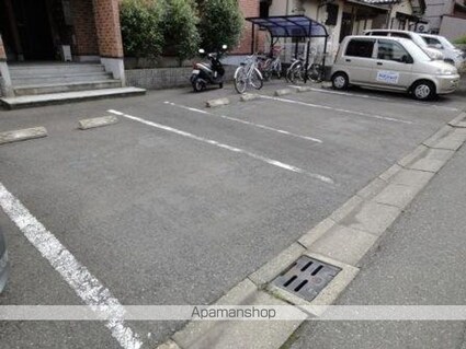 ラーンドパレス　大宮[1K/26.1m2]の駐車場