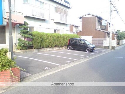 香川県高松市太田下町[1DK/40.92m2]の駐車場