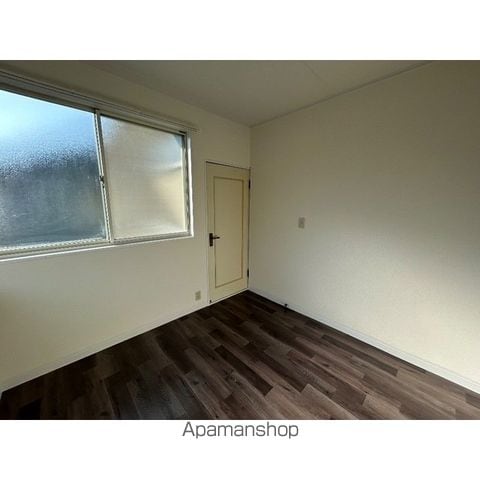 リブレス新宿新田戸建の内装写真