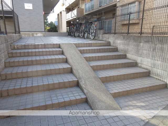レオパレス丸岡の玄関写真
