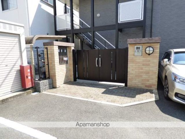 レオパレスクレール藤が尾IIの玄関写真