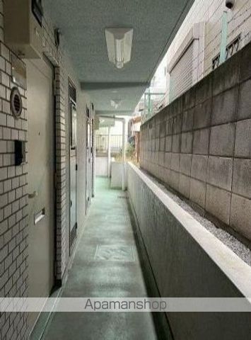 スカイコート中野南台の玄関写真