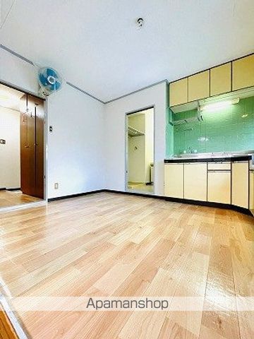 シャトル中宮の内装写真
