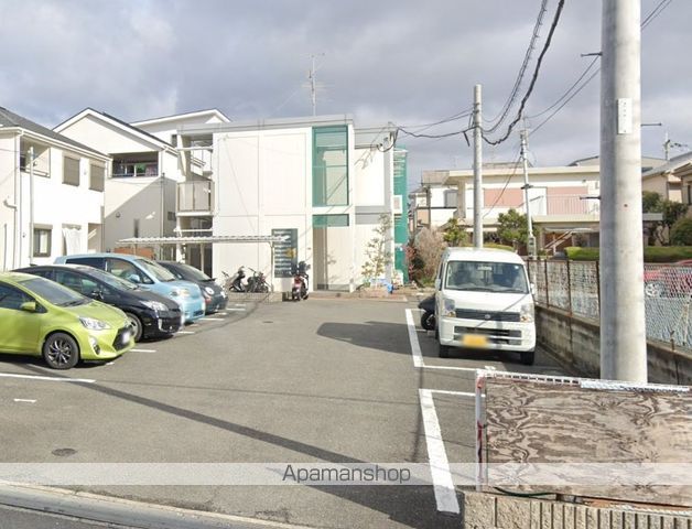 レオパレスプランタン高槻の外観写真