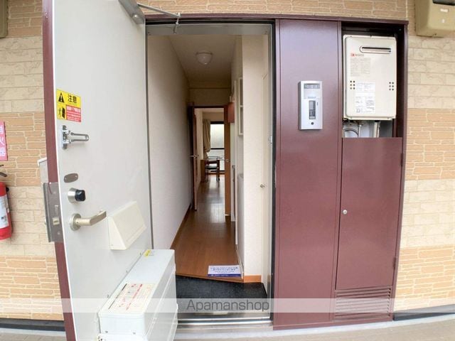 レオパレスEMIの玄関写真