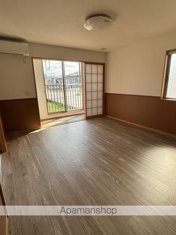富山地鉄本線 越中荏原駅 徒歩16分 2階建 築12年の内装写真