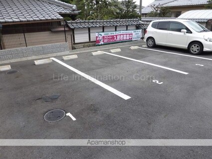 メイプルヴィラ[1LDK/44.76m2]の駐車場