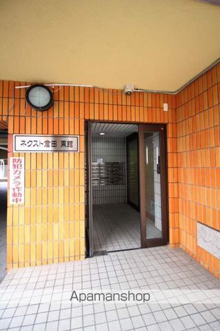 ネクスト倉田 東館の玄関写真