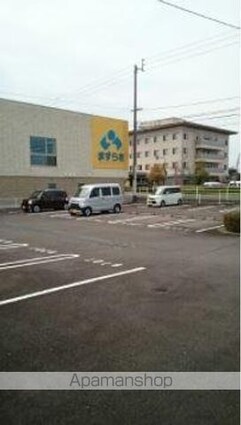 バウムＡ[2LDK/65.53m2]の駐車場