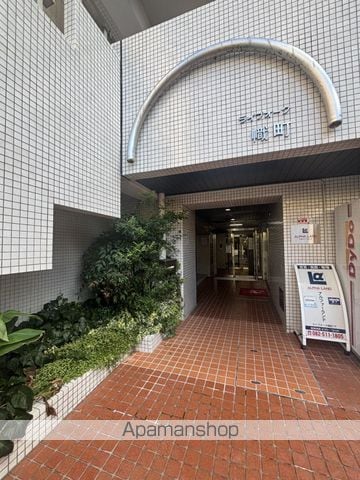 ライブオーク幟町の玄関写真