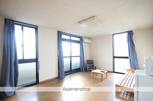 レオパレスアズィールAの内装写真