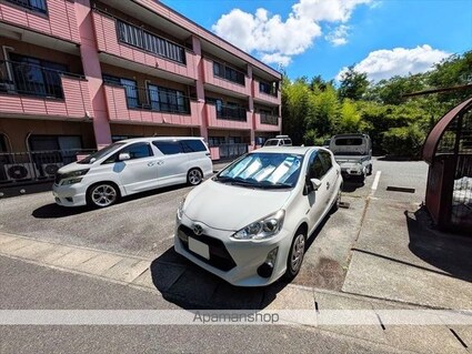 マリッチ　岡[2LDK/55m2]の駐車場1