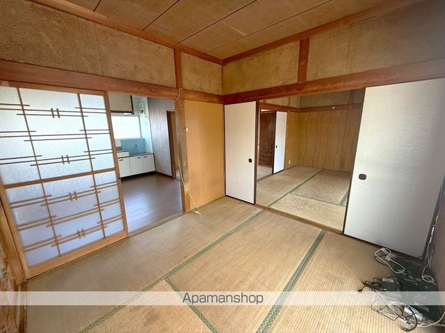ホワイト貸家の内装写真