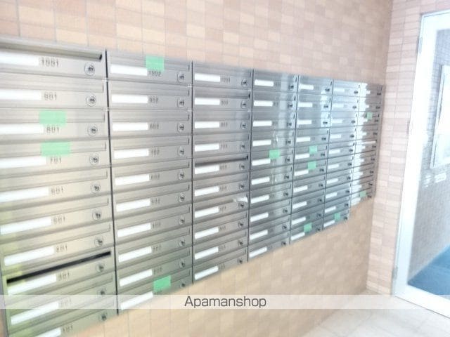 第六松屋ビルの玄関写真