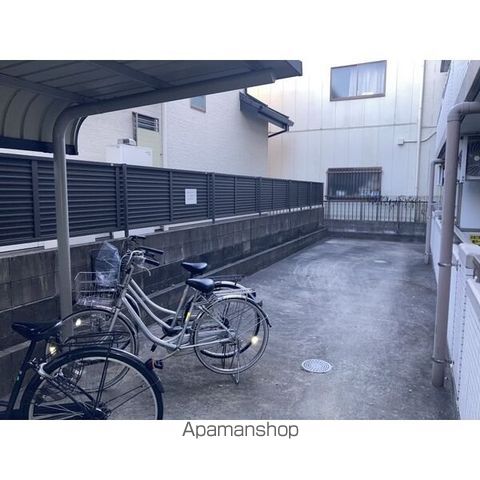 プリミエール八田IIIの玄関写真
