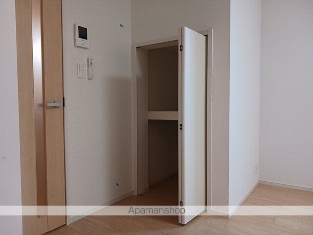 プチフローラ北野田IIIの内装写真