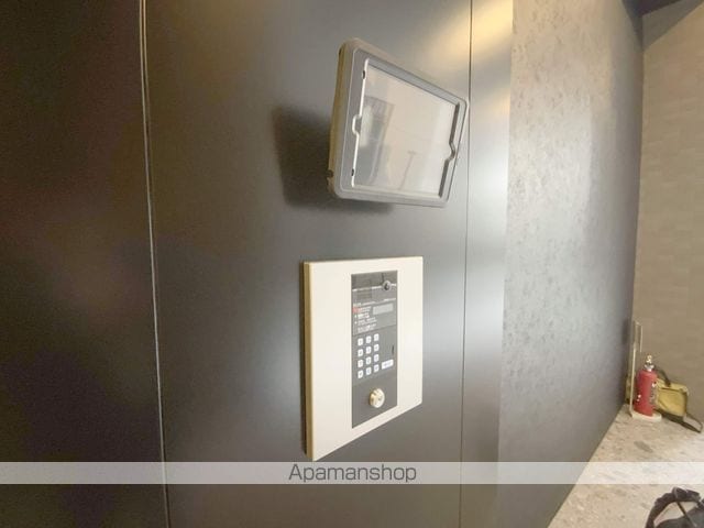 MODERN ASPIRATION平尾駅前の玄関写真