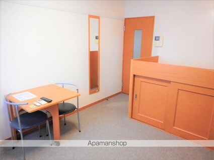 レオパレスフォレスト[1K/21.81m2]のリビング・居間1