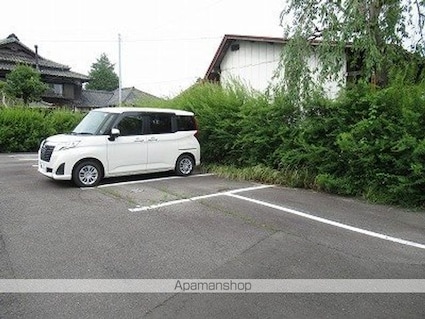 ヴィラたかくろＢ棟[2DK/48.02m2]の駐車場1