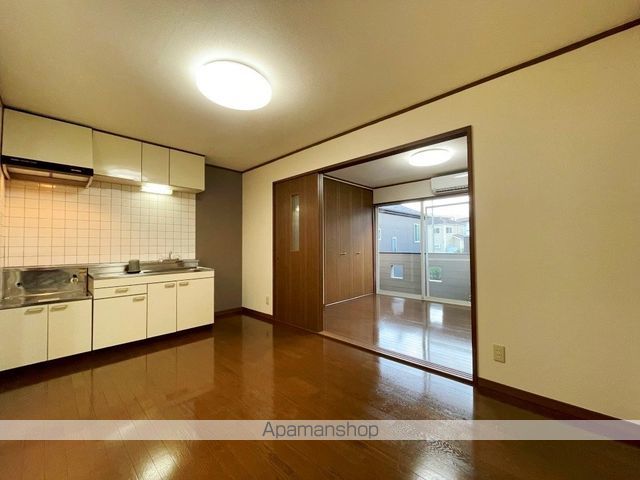 シュロス岸町の内装写真