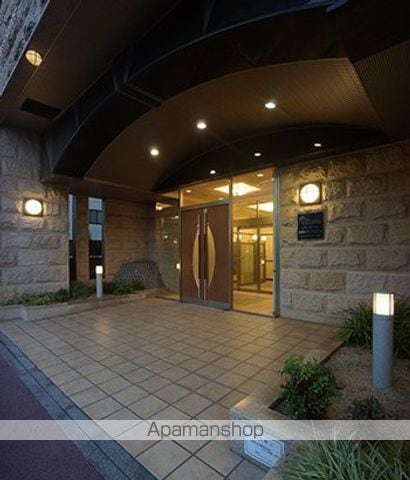 プレサンス鶴舞駅前ブリリアントの玄関写真