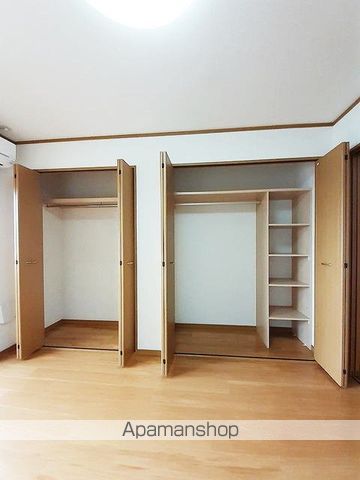 PLEASURESの内装写真