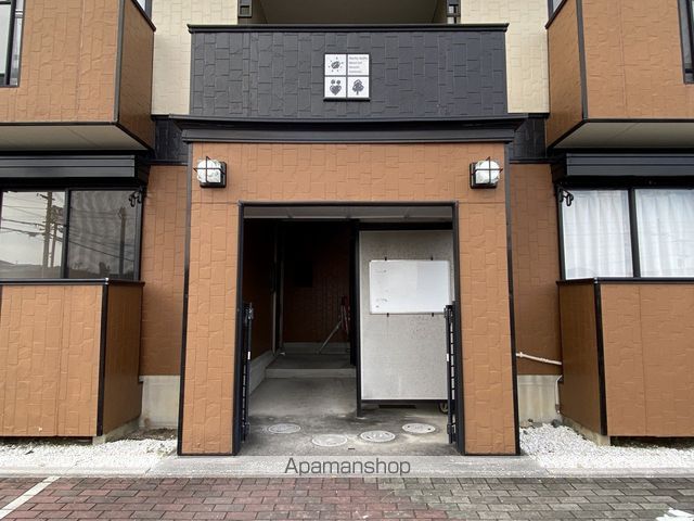 サンフォーレハイツA棟の玄関写真