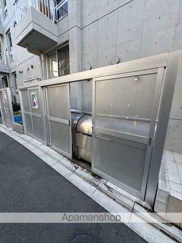BRICK RESIDENCE 目黒本町の玄関写真