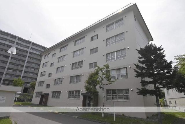 札幌西月寒団地5号棟の外観写真
