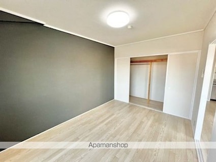 滋賀県近江八幡市出町[2LDK/50m2]の共用部3