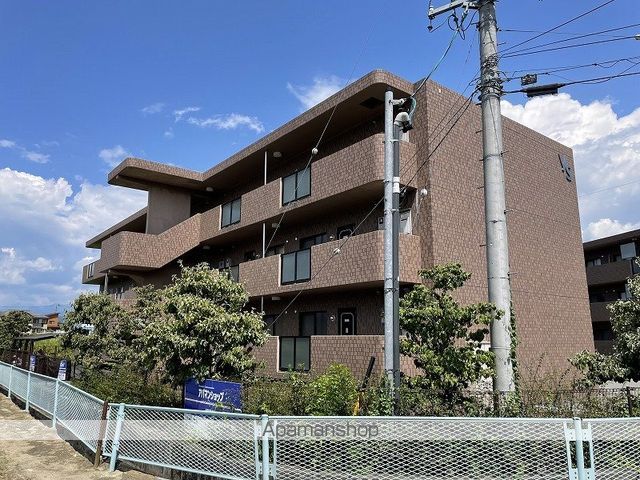 グリーンパークB棟の外観写真