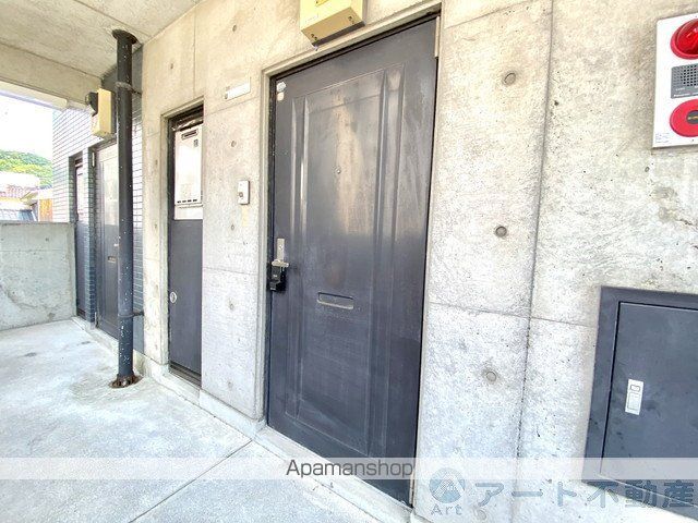 メゾンミヤザキ山越の玄関写真