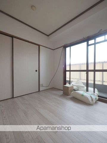 ロイヤル丸文の内装写真