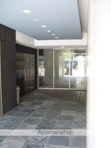 BRAVI上本町の玄関写真