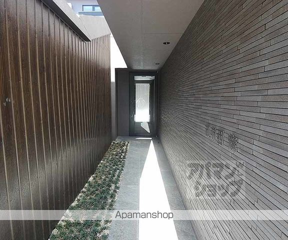御所西篠の玄関写真