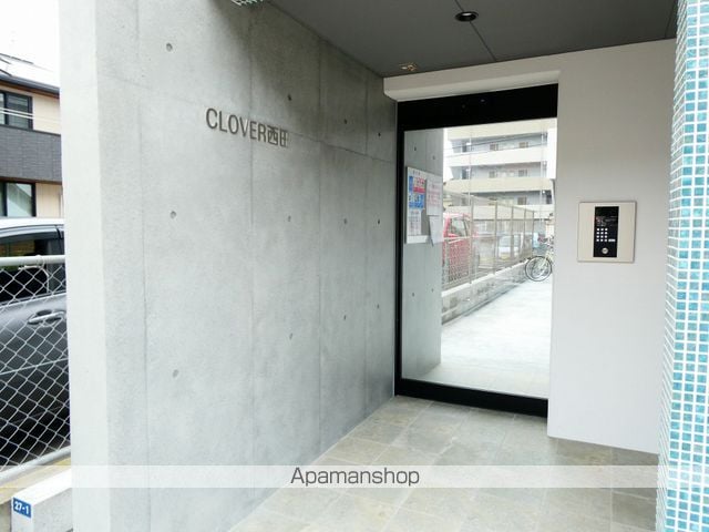 CLOVER西田の玄関写真