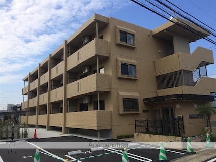 クレスト小松[1LDK/41m2]の外観