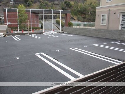 和歌山県和歌山市冬野[1LDK/49m2]の駐車場