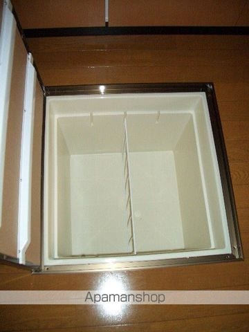 アゼリア荒井の内装写真