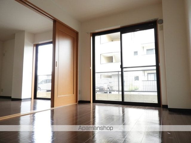 TWIN CASA II棟の内装写真