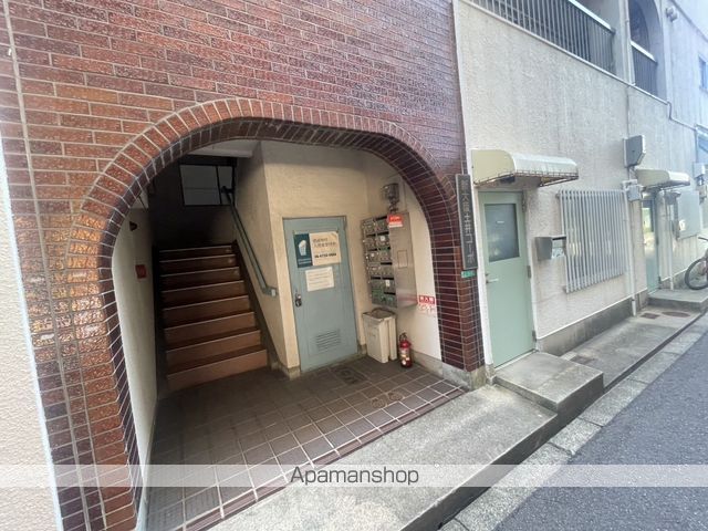 新大阪土井コーポの玄関写真
