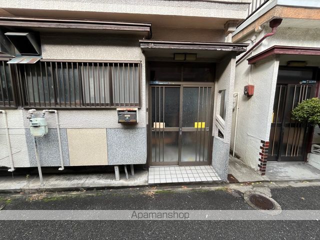 西野貸家の玄関写真