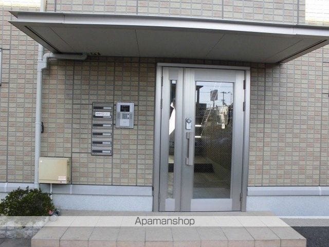 Y.サイレント ヴィラージュの玄関写真