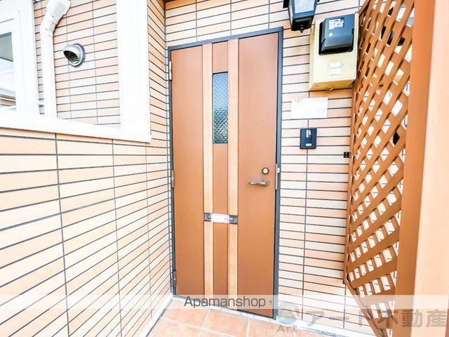 ポプラーレY Aの玄関写真
