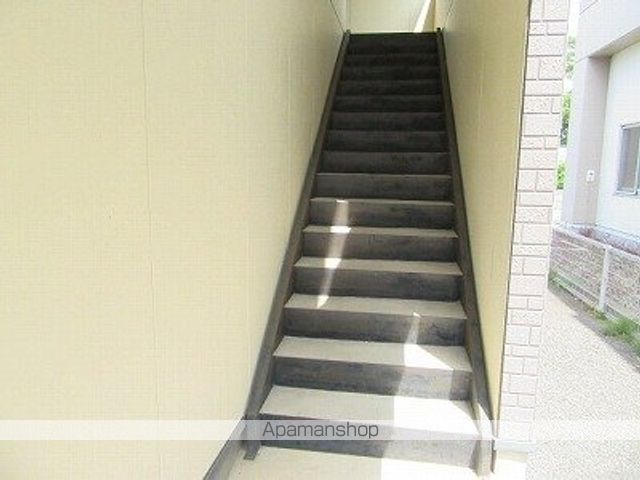 プランドール津志田Aの玄関写真