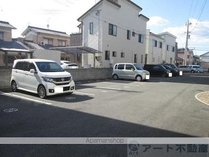 アルバトロス空港通　Ｂ棟[2LDK/50.04m2]の駐車場2