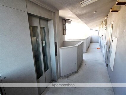 ファミール北代Ⅱ[1K/27.15m2]のエントランス1